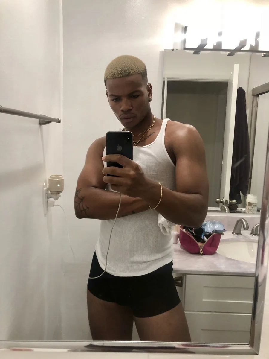 Ibrahim, 21 ans, gay black