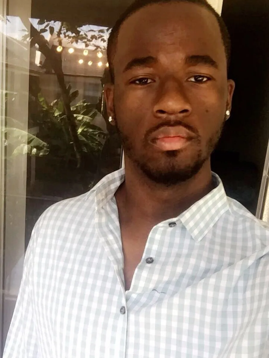 Célestin, 57 ans, gay black