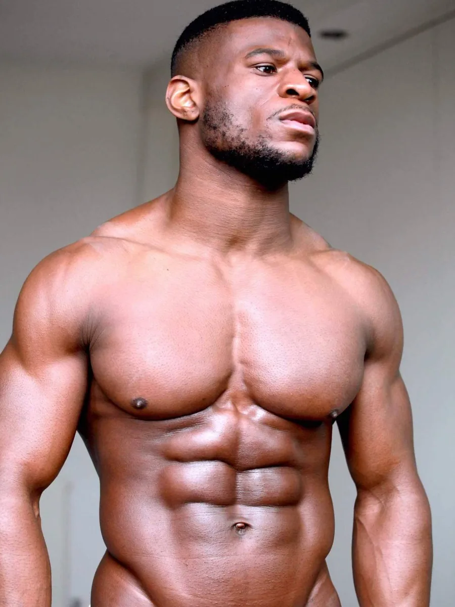 Théophile, 60 ans, gay black