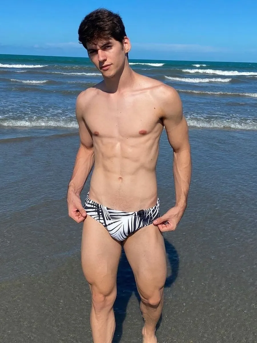Gabriel, 23 ans, gay latino